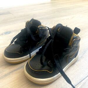 Nike Jordan - Size 4C